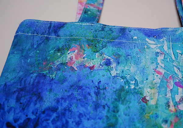 What colors do   トートバック